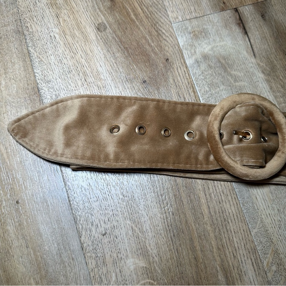 NWOT Nanamacs Tan Velvet Belt - Picture 2 of 4